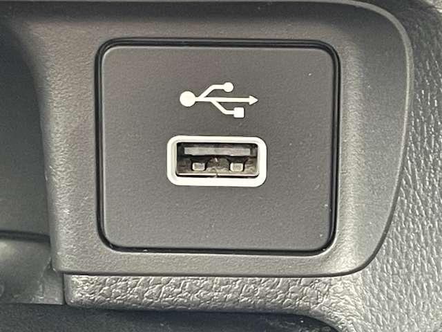 ヴェゼル ｅ：ＨＥＶ　Ｚ　ホンダセンシング／アダプティブクルーズコントロール＆ＬＫＡＳ／踏み間違い衝突軽減／純正ディスプレイ＆ナビ／フルセグＴＶ／ＢＴオーディオ／マルチビューカメラ／ＥＴＣ２．０／スマートキー（21枚目）