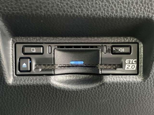 ノア ハイブリッドＳ－Ｚ　ワンオーナー／セーフティセンス／モデリスタエアロパーツ／メーカー１０．５インチディスプレイ＆純正ナビ／フリップダウンモニター／両側パワースライドドア／レーダークルコン／パーキングサポートブレーキ（13枚目）