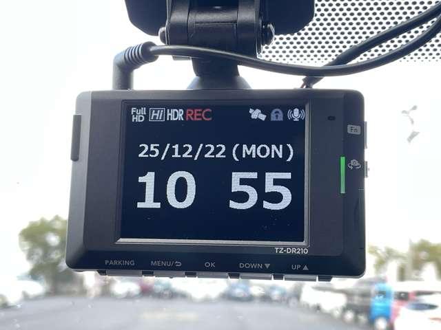 ノア ハイブリッドＳ－Ｚ　ワンオーナー／セーフティセンス／モデリスタエアロパーツ／メーカー１０．５インチディスプレイ＆純正ナビ／フリップダウンモニター／両側パワースライドドア／レーダークルコン／パーキングサポートブレーキ（19枚目）