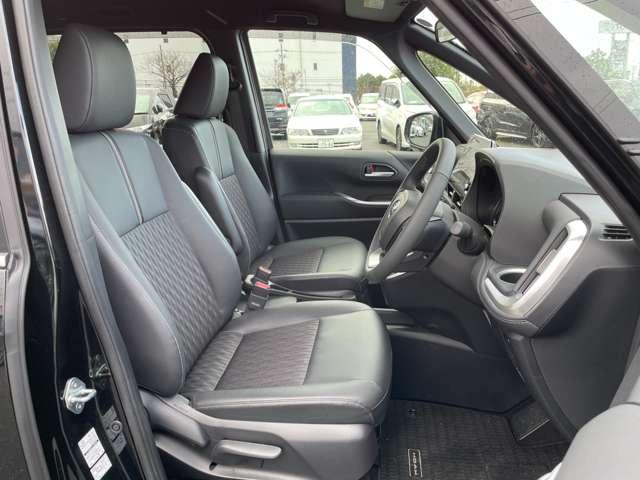 ノア ハイブリッドＳ－Ｚ　ワンオーナー／セーフティセンス／モデリスタエアロパーツ／メーカー１０．５インチディスプレイ＆純正ナビ／フリップダウンモニター／両側パワースライドドア／レーダークルコン／パーキングサポートブレーキ（29枚目）