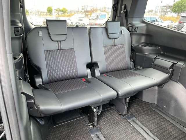 ノア ハイブリッドＳ－Ｚ　ワンオーナー／セーフティセンス／モデリスタエアロパーツ／メーカー１０．５インチディスプレイ＆純正ナビ／フリップダウンモニター／両側パワースライドドア／レーダークルコン／パーキングサポートブレーキ（32枚目）