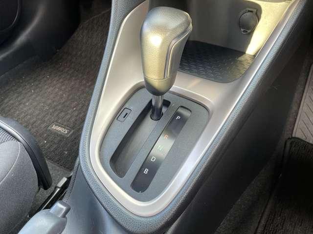 ヤリス ハイブリッドＺ　セーフティセンス／ＧＲエアロパーツ／パノラミックビューモニター／純正ディスプレイオーディオ／ＢＴオーディオ／社外１６インチアルミ／ＬＥＤヘッドライト／レーダークルコン／ＰＫＳＢ／スマートキー／ＥＴＣ（24枚目）