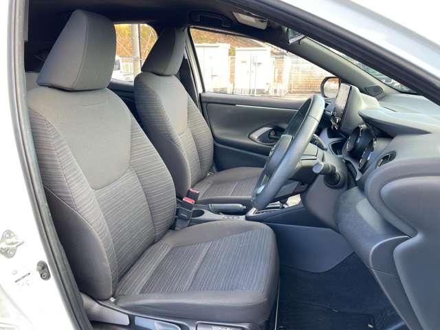 ヤリス ハイブリッドＺ　セーフティセンス／ＧＲエアロパーツ／パノラミックビューモニター／純正ディスプレイオーディオ／ＢＴオーディオ／社外１６インチアルミ／ＬＥＤヘッドライト／レーダークルコン／ＰＫＳＢ／スマートキー／ＥＴＣ（29枚目）