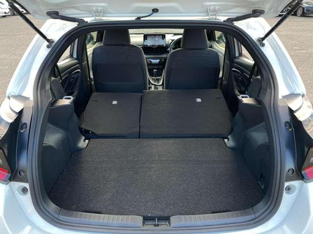 ヤリス ハイブリッドＺ　セーフティセンス／ＧＲエアロパーツ／パノラミックビューモニター／純正ディスプレイオーディオ／ＢＴオーディオ／社外１６インチアルミ／ＬＥＤヘッドライト／レーダークルコン／ＰＫＳＢ／スマートキー／ＥＴＣ（33枚目）