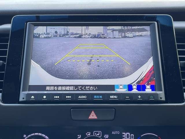 �u�o�b�N���j�^�[�v�@�V�t�g�����o�[�X�ɓ����΁A�ԓ��̃��j�^�[�Ɍ���̗l�q���f���o���܂���Ԃ𒓎Ԃ���ۂ�o�b�N������Ƃ��ɕ֗��ł���