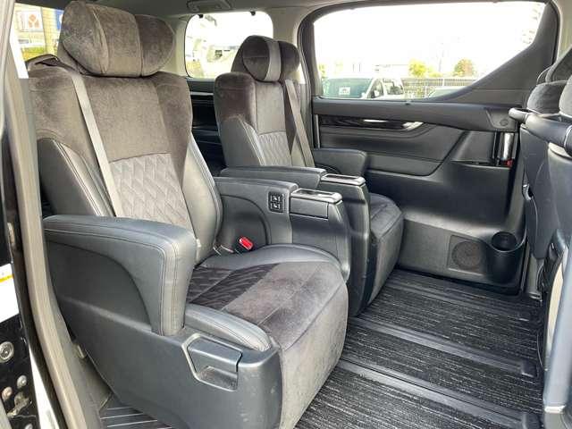 アルファード ２．５Ｓ　Ｃパッケージ　７名　ワンオーナー／両側パワースライドドア／パワーバックドア／アルパイン１０インチナビ＆フリップダウンモニター／バックカメラ／スマートキー／ＬＥＤヘッドライト／ステアリングヒーター／クリアランスソナー（32枚目）