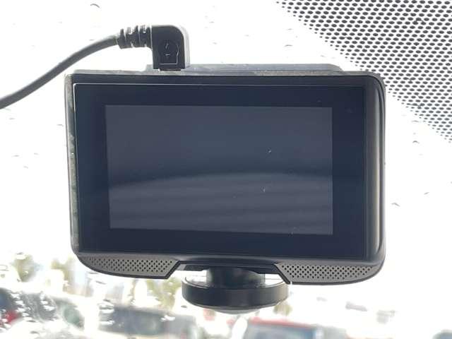 �u�h���C�u���R�[�_�[�v�@�}��~��Փ˂ȂǂŎԂɏՌ�������������A�f���E�������L�^����ԍڑ��u�ł���