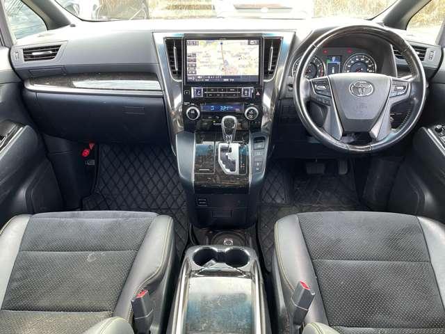 ヴェルファイア ２．５Ｚ　Ａエディション　ゴールデンアイズ　ＴＲＤエアロパーツ＆フロントグリル／テイン車高調／ＷＯＲＫ２０インチアルミ／アルパイン１１インチメモリーナビ／１２．８型フリップダウンモニター／両側パワースライドドア／パワーバックドア／ＬＥＤライト（5枚目）