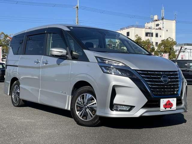 �J�[�`�X�̎ԗ��́A�S�ԂɎԗ���ԕ]�����𖾎����A�C�����̗L���A�ԗ��_���A���A���݁A���h���A�^�C���̍a�A�O���p�[�c�i�p�l���j�����̗L���Ȃǂ�\�L���A�������̂��钆�ÎԔ̔��𑣐i���Ă��܂��B