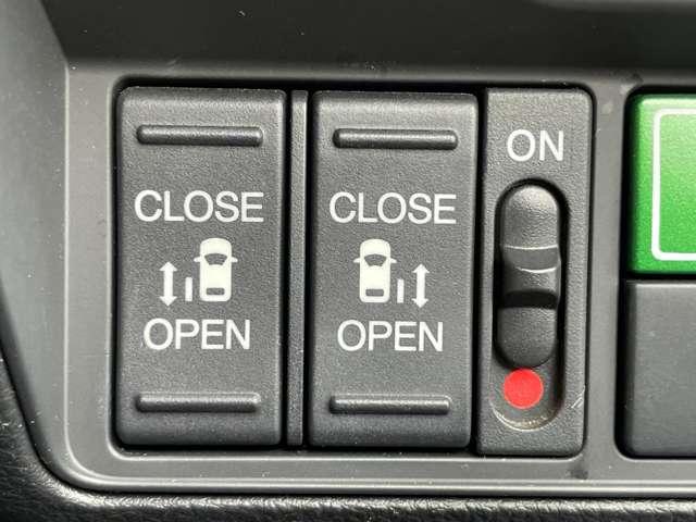 �u�����p���[�X���C�h�h�A�v�@���E�X���C�h�h�A�͓d���J���\��ԓ��̃X�C�b�`��L�[�ő��삪�ł��܂���