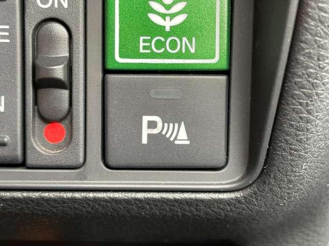 �u�p�[�L���O�Z���T�[�v�@�o���p�[�ɃZ���T�[�𑕒����邱�ƂŁA�ԗ��Ə�Q���Ƃ̋��������o���Փˉ�����x�����܂���