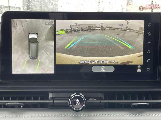 �u�A���E���h�r���[���j�^�[�v�@�ԗ��̑O�㍶�E�ɓ��ڂ����S�̃J�����ɂ��A�N���}��^�ォ�猩�Ă���悤�ȉf����\�����ڂ��͂��ɂ����ӏ����m�F�ł��邽�߁A����������Q���ɋC���t�����Ƃ��ł��܂���