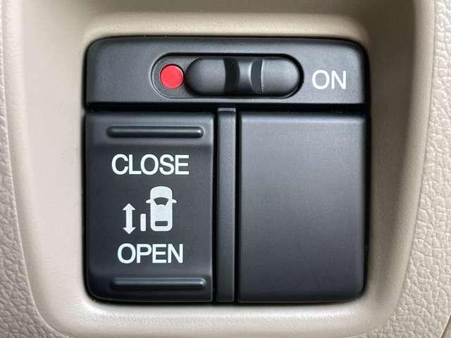 �u�p���[�X���C�h�h�A�v�@�����X���C�h�h�A�͓d���J���\��ԓ��̃X�C�b�`��L�[�ő��삪�ł��܂���