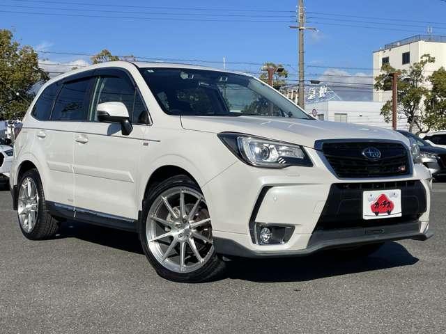 �J�[�`�X�̎ԗ��́A�S�ԂɎԗ���ԕ]�����𖾎����A�C�����̗L���A�ԗ��_���A���A���݁A���h���A�^�C���̍a�A�O���p�[�c�i�p�l���j�����̗L���Ȃǂ�\�L���A�������̂��钆�ÎԔ̔��𑣐i���Ă��܂��B