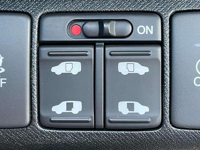 �u�����p���[�X���C�h�h�A�v�@���E�X���C�h�h�A�͓d���J���\��ԓ��̃X�C�b�`��L�[�ő��삪�ł��܂���