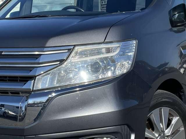 �u�g�h�c�w�b�h���C�g�v�@�]������Ԃ̃w�b�h���C�g�Ɏg���Ă����u�n���Q���w�b�h���C�g�v�Ɣ�ׂāA���{���̖��邳��������܂�����d�͂��Ⴂ���ߔ��M�����Ȃ��������ƌ����Ă��܂���