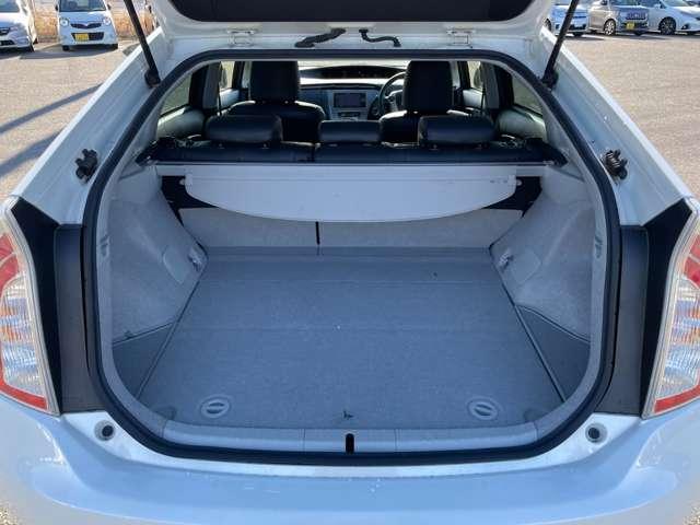 プリウス Ｓ　カロッツェリアメモリーナビ／バックカメラ／ＢＴオーディオ／ＥＴＣ／スマートキー／ディスチャージ（22枚目）