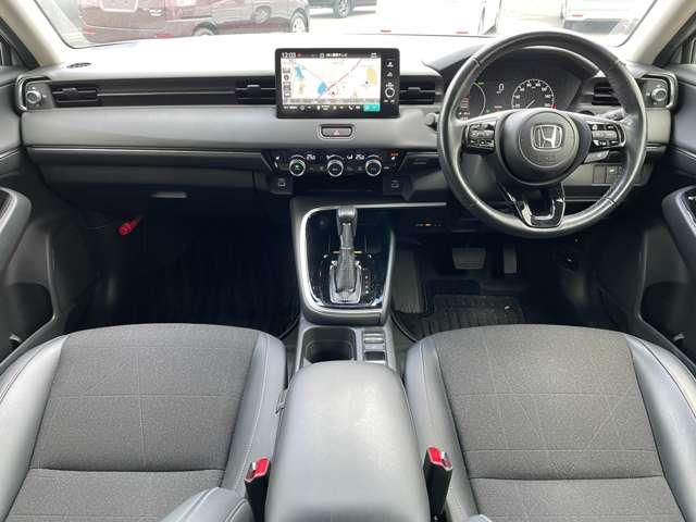 ヴェゼル ｅ：ＨＥＶ　Ｚ　禁煙車／ホンダセンシング／メーカーディスプレイ＆ナビ／バックカメラ／パワーバックドア／スマートキー／ＬＥＤヘッドライト／シート＆ステアヒーター／パドルシフト／ワイヤレス充電／コーナーセンサー（4枚目）