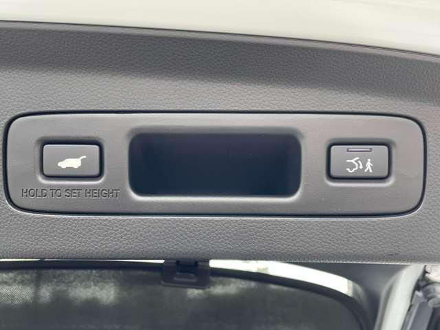 ヴェゼル ｅ：ＨＥＶ　Ｚ　禁煙車／ホンダセンシング／メーカーディスプレイ＆ナビ／バックカメラ／パワーバックドア／スマートキー／ＬＥＤヘッドライト／シート＆ステアヒーター／パドルシフト／ワイヤレス充電／コーナーセンサー（7枚目）