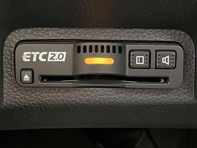 ヴェゼル ｅ：ＨＥＶ　Ｚ　禁煙車／ホンダセンシング／メーカーディスプレイ＆ナビ／バックカメラ／パワーバックドア／スマートキー／ＬＥＤヘッドライト／シート＆ステアヒーター／パドルシフト／ワイヤレス充電／コーナーセンサー（11枚目）