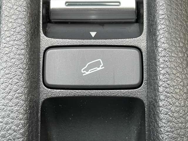 ヴェゼル ｅ：ＨＥＶ　Ｚ　禁煙車／ホンダセンシング／メーカーディスプレイ＆ナビ／バックカメラ／パワーバックドア／スマートキー／ＬＥＤヘッドライト／シート＆ステアヒーター／パドルシフト／ワイヤレス充電／コーナーセンサー（19枚目）