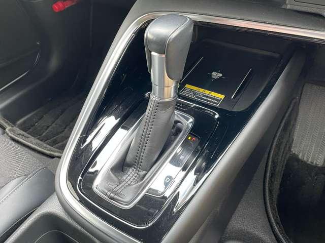 ヴェゼル ｅ：ＨＥＶ　Ｚ　禁煙車／ホンダセンシング／メーカーディスプレイ＆ナビ／バックカメラ／パワーバックドア／スマートキー／ＬＥＤヘッドライト／シート＆ステアヒーター／パドルシフト／ワイヤレス充電／コーナーセンサー（26枚目）