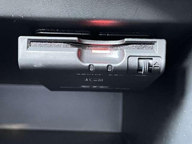 ノート ｅ－パワー　Ｘ　シーギア　ワンオーナー／エマージェンシーブレーキ／純正ナビ／バックカメラ／ＢＴオーディオ／インテリジェントキー／コーナーセンサー／ＥＴＣ（10枚目）