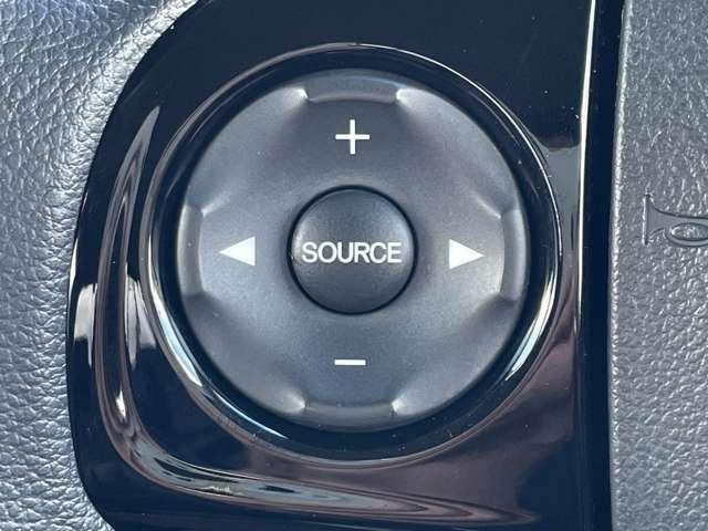 �u�X�e�A�����O�X�C�b�`�v�@�I�[�f�B�I�̑��삪�茳�łł��܂����O�������܂ܑ���ł���̂ň��S�ł���