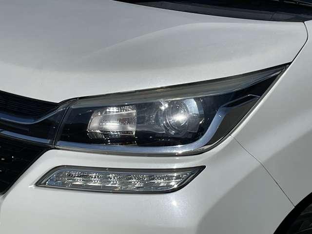 �u�g�h�c�w�b�h���C�g�v�@�]������Ԃ̃w�b�h���C�g�Ɏg���Ă����u�n���Q���w�b�h���C�g�v�Ɣ�ׂāA���{���̖��邳��������܂�����d�͂��Ⴂ���ߔ��M�����Ȃ��������ƌ����Ă��܂���