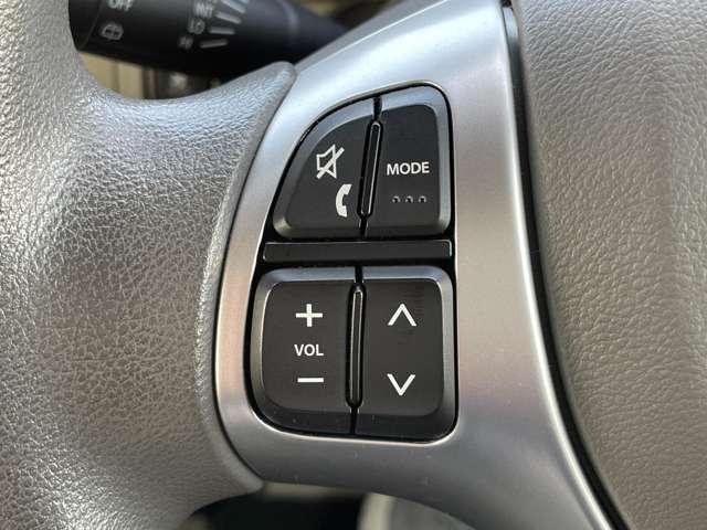 �u�X�e�A�����O�X�C�b�`�v�@�I�[�f�B�I�̑��삪�茳�łł��܂����O�������܂ܑ���ł���̂ň��S�ł���