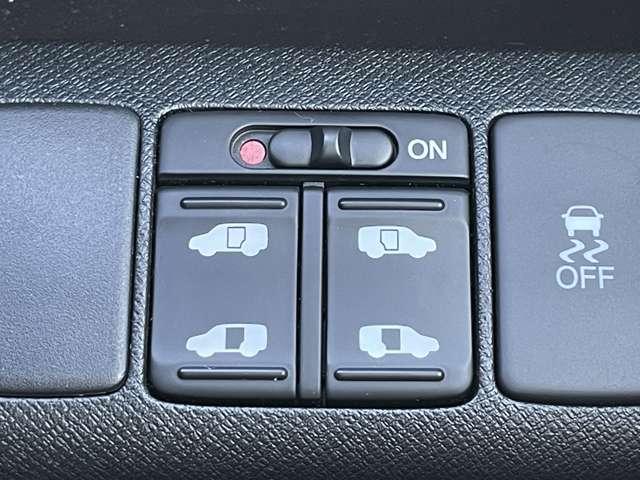 �u�����p���[�X���C�h�h�A�v�@���E�X���C�h�h�A�͓d���J���\��ԓ��̃X�C�b�`��L�[�ő��삪�ł��܂���