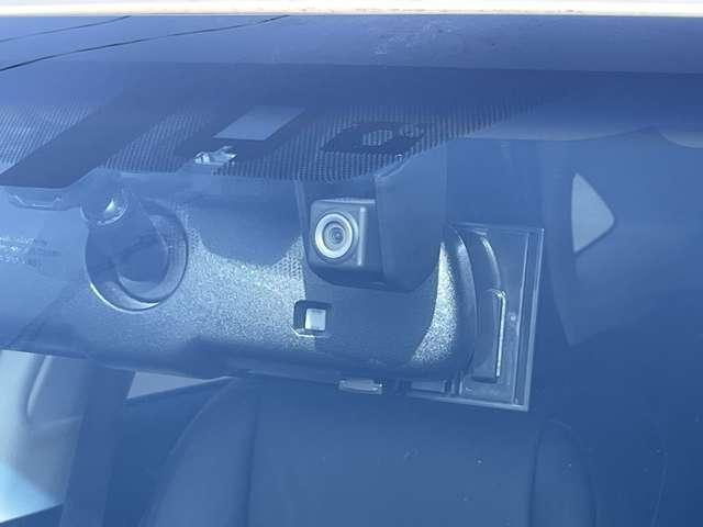 �u�h���C�u���R�[�_�[�v�@�}��~��Փ˂ȂǂŎԂɏՌ�������������A�f���E�������L�^����ԍڑ��u�ł���