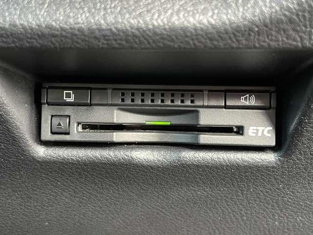 オーリス ハイブリッド　ブリックレーン　トヨタセーフティセンスＣ・純正９インチＳＤナビ・フルセグＴＶ・ＢＴオーディオ・ＤＶＤ再生・バックカメラ・スマートエントリー＆スタートシステム・ＬＥＤヘッドライト・ハーフレザーシート（10枚目）