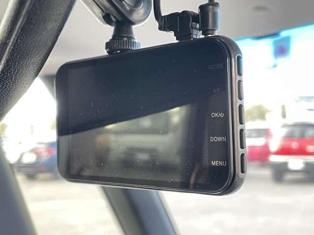 Ｎ－ＢＯＸカスタム Ｇ　ＳＳパッケージ　ギャザーズＳＤナビ／フルセグＴＶ／ＢＴオーディオ／ＤＶＤ再生／バックカメラ／スマートキー／両側パワースライドドア／ＨＩＤヘッドライト／ＬＥＤフォグ／純正１４インチアルミ／純正エアロ（12枚目）