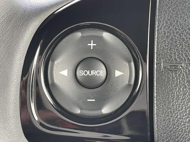 �u�X�e�A�����O�X�C�b�`�v�@�I�[�f�B�I�̑��삪�茳�łł��܂����O�������܂ܑ���ł���̂ň��S�ł���