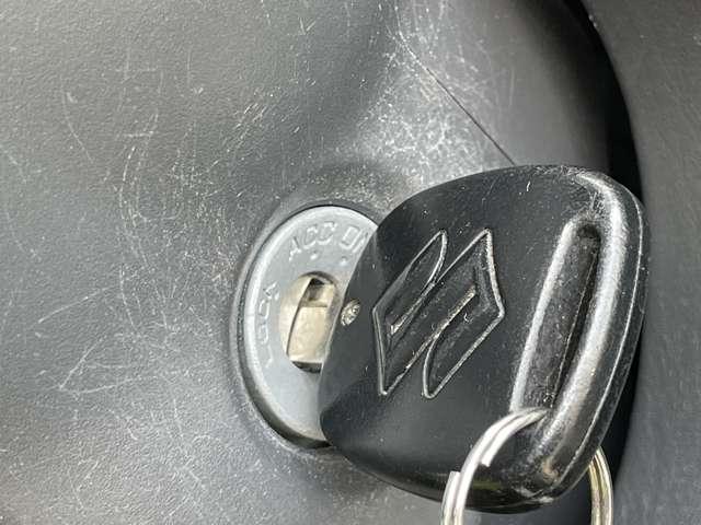 ジムニー ６６０ランドベンチャー　４ＷＤ　４名　前席シートヒーター／フルセグ対応メモリーナビ／純正アルミホイール１６インチ／ＥＴＣ／ＢＴオーディオ／ＤＶＤ再生／人工皮革コンビシート（6枚目）