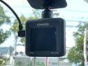 「ドライブレコーダー」 急停止や衝突などで車に衝撃が加わった時、映像・音声を記録する車載装置です♪
