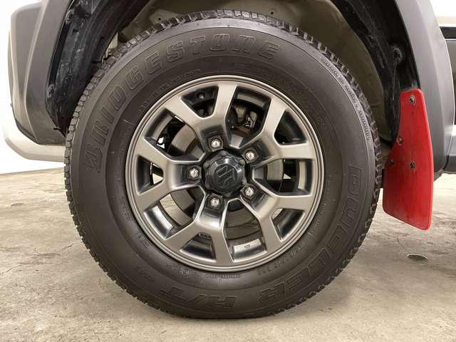 ジムニーシエラ ＪＣ　４ＷＤ　４ＷＤ／ワンオーナー／セーフティサポート／フルセグ付純正８インチナビ／ＤＶＤ再生可／Ｂｌｕｅｔｏｏｔｈ／バックカメラ／純正ＡＷ／ＬＥＤヘッドランプ／フォグランプ／ウインカーミラー／背面タイヤ／ＥＴＣ／（24枚目）