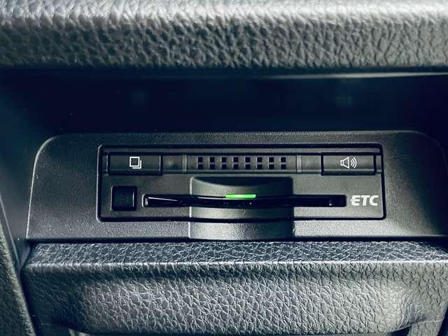 ノア ２．０Ｘ　７名　ワンオーナー！メモリーナビ！ＢＬＵＥＴＯＯＴＨオーディオ！ＤＶＤ再生！フルセグＴＶ！ＥＴＣ！両側スライド片側パワースライドドア！オートライト！アイドリングストップ！横滑り防止装置！ＬＥＤヘッドランプ！（10枚目）