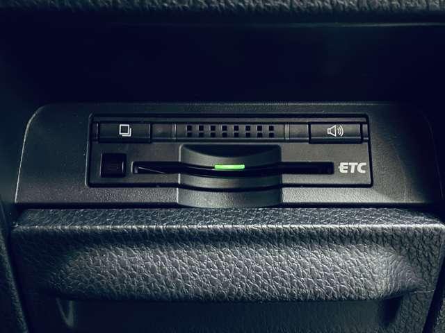 エスクァイア Ｇｉ　ブラックテーラード　禁煙車／セーフティセンスＣ／純正１１インチフリップタウンモニター／フルセグ付９インチＴコネクトＳＤナビ／走行中ＴＶ／ＤＶＤ視聴可／Ｂｌｕｅｔｏｏｔｈ対応／バックカメラ／両側電動スライドドア／純正ＡＷ／（13枚目）