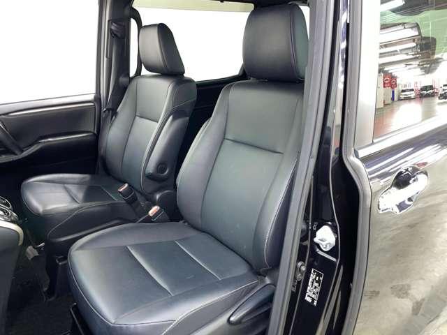 エスクァイア Ｇｉ　ブラックテーラード　禁煙車／セーフティセンスＣ／純正１１インチフリップタウンモニター／フルセグ付９インチＴコネクトＳＤナビ／走行中ＴＶ／ＤＶＤ視聴可／Ｂｌｕｅｔｏｏｔｈ対応／バックカメラ／両側電動スライドドア／純正ＡＷ／（15枚目）