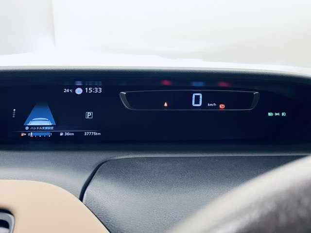 セレナ ハイウェイスター　ＶセレクションＩＩ　ワンオーナー／禁煙車／エマージェンシーブレーキ／アダブティブクルーズコントロール／１２．８インチフリップタウンモニター／アラウンドビューモニター／フルセグ付アルパイン１１インチメモリーナビ／純正ＡＷ／（22枚目）