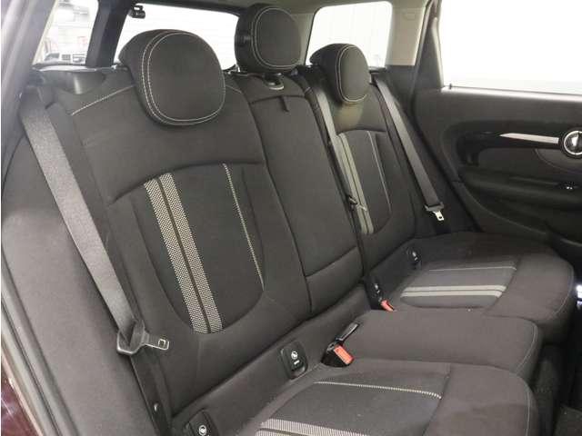 ＭＩＮＩ クーパーＳ　クラブマン　純正ＨＤＤナビ／フルセグＴＶ／Ｂｌｕｅｔｏｏｔｈ／バックカメラ／ＬＥＤヘッドライト／シルバールーフ／純正規格外１７インチブラック塗装ＡＷ／革巻ステアリング／ＥＴＣ２．０／スマートキー／障害物センサー／（21枚目）