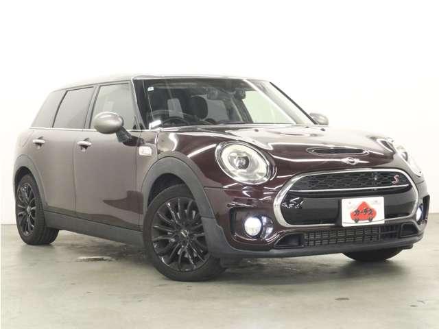 ＭＩＮＩ クーパーＳ　クラブマン　純正ＨＤＤナビ／フルセグＴＶ／Ｂｌｕｅｔｏｏｔｈ／バックカメラ／ＬＥＤヘッドライト／シルバールーフ／純正規格外１７インチブラック塗装ＡＷ／革巻ステアリング／ＥＴＣ２．０／スマートキー／障害物センサー／（28枚目）