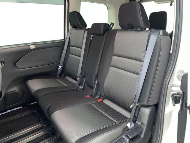 セレナ ハイウェイスターＶ　衝突被害軽減ブレーキ！クルーズコントロール！両側Ｐスライドドア！全方位カメラ！純正ナビ！ＢＴ！フルセグＴＶ！ＥＴＣ２．０！スマートキー！キーレス！アイドリングストップ！障害物センサー！純正１６ＡＷ！（17枚目）