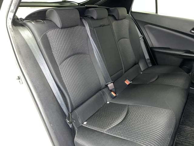 プリウス Ｓ　禁煙車！衝突被害軽減ブレーキ！アダプティブクルコン！メモリーナビ！Ｂカメラ！ＢＴ！ワンセグＴＶ！ＥＴＣ！スマートキー＆プッシュスタート！アイドリングストップ！横滑り防止！ＬＥＤヘッドライト！純正ＡＷ！（15枚目）