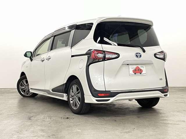 シエンタ ハイブリッドＧ　クエロ　禁煙車！衝突被害軽減ブレーキ！クルーズコントロール！両側パワースライドドア！全方位カメラ！純正ナビ！ＢＴ！フルセグＴＶ！ＥＴＣ！スマートキー！キーレス！アイドリングストップ！ＴＲＤアンダーエアロ！（29枚目）