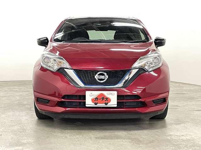 ノート ｅ－パワー　Ｘ　ブラックアロー　禁煙車／エマージェンシーブレーキ／アダブティブクルーズコントロール／フルセグ付純正ナビ／走行中ＴＶ／ＤＶＤ視聴可／Ｂｌｕｅｔｏｏｔｈ対応／バックカメラ／ブラックルーフ／純正ＡＷ／ＥＴＣ／スマートキー／（23枚目）