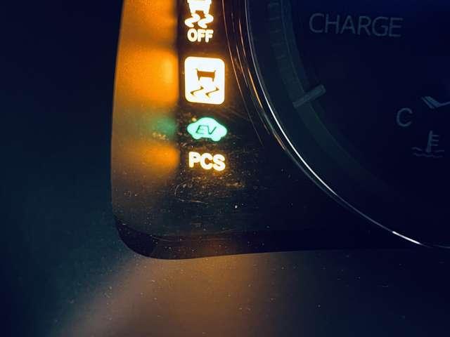 クラウンハイブリッド ロイヤルサルーン ブラックスタイル 禁煙車/ムーンルーフ/PCS/アダブティブクルーズコントロール/パノラミックビューモニター/フルセグ付純正HDDナビ/DVD可/Bluetooth/純正17インチAW/シートヒーター/パワーシート/(6枚目)