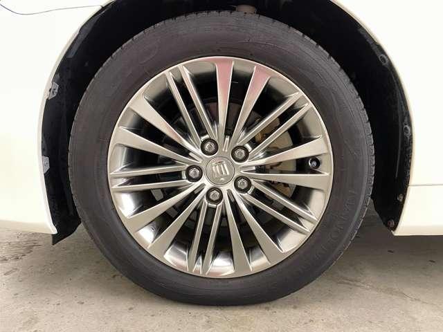 クラウンハイブリッド ロイヤルサルーン ブラックスタイル 禁煙車/ムーンルーフ/PCS/アダブティブクルーズコントロール/パノラミックビューモニター/フルセグ付純正HDDナビ/DVD可/Bluetooth/純正17インチAW/シートヒーター/パワーシート/(26枚目)